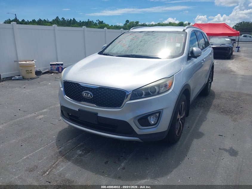 2018 Kia Sorento, Right Side, IAAI, VIN 5XYPHDA53JG364756 — photo 2