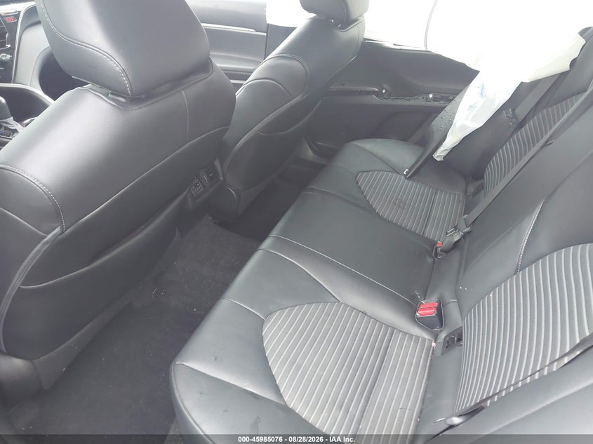 TOYOTA CAMRY - zdjęcie 8