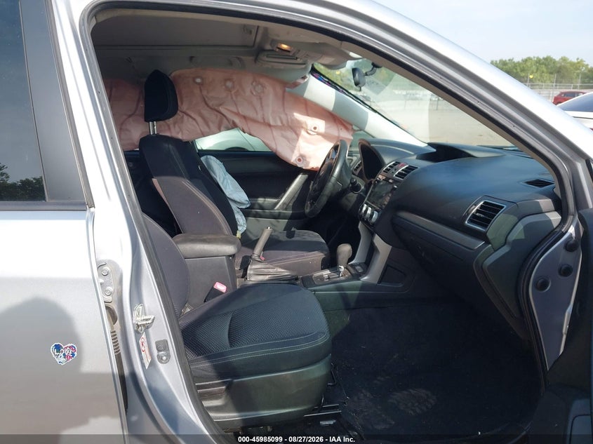 2017 SUBARU FORESTER auction photo 5