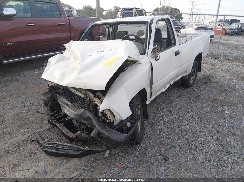 Фото 2 - TOYOTA PICKUP