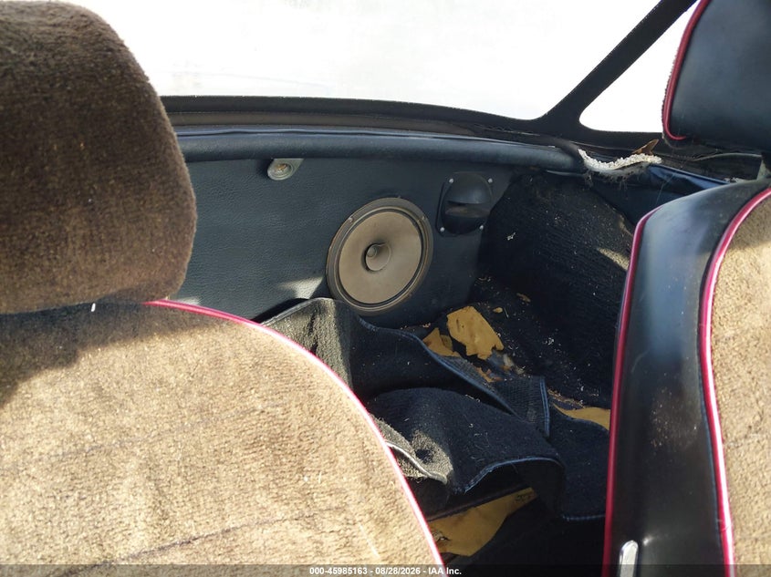 1975 MGB CONVERTIBLE auction photo 8
