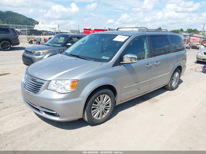 2016 CHRYSLER TOWN & COUNTRY auction photo 2