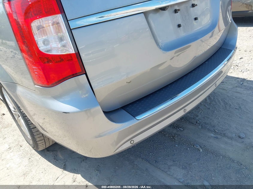 2016 CHRYSLER TOWN & COUNTRY auction photo 6