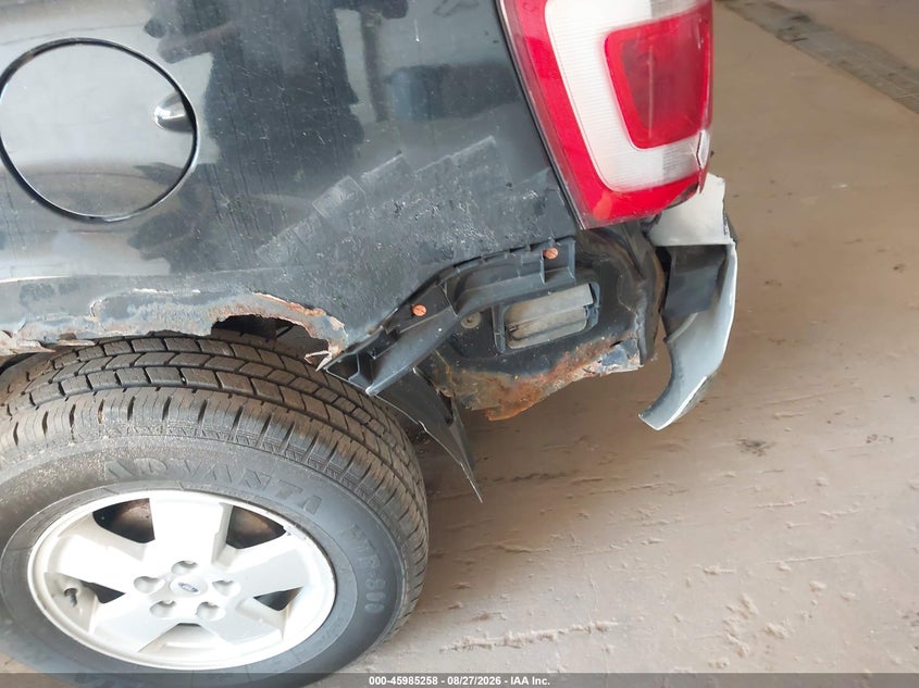 2012 FORD ESCAPE auction photo 6
