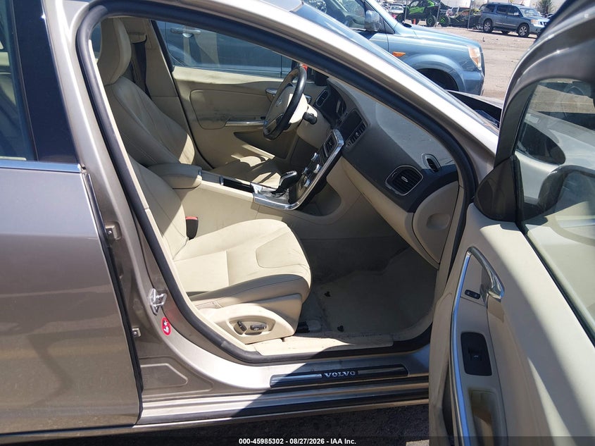 2015 VOLVO S60 auction photo 5