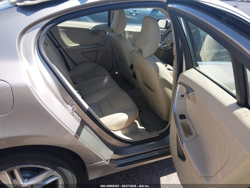 2015 VOLVO S60 auction photo 8