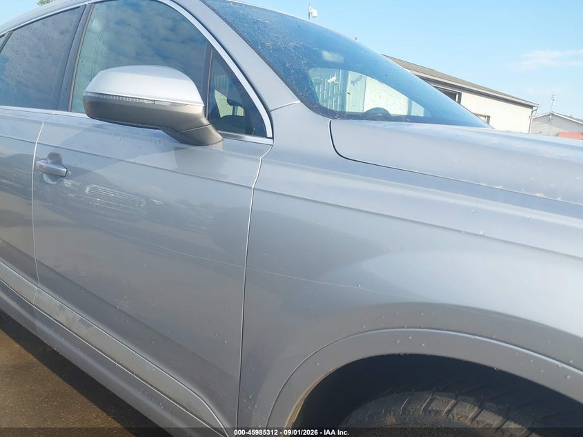 AUDI Q7 2017 VIN WA1LAAF76HD019638