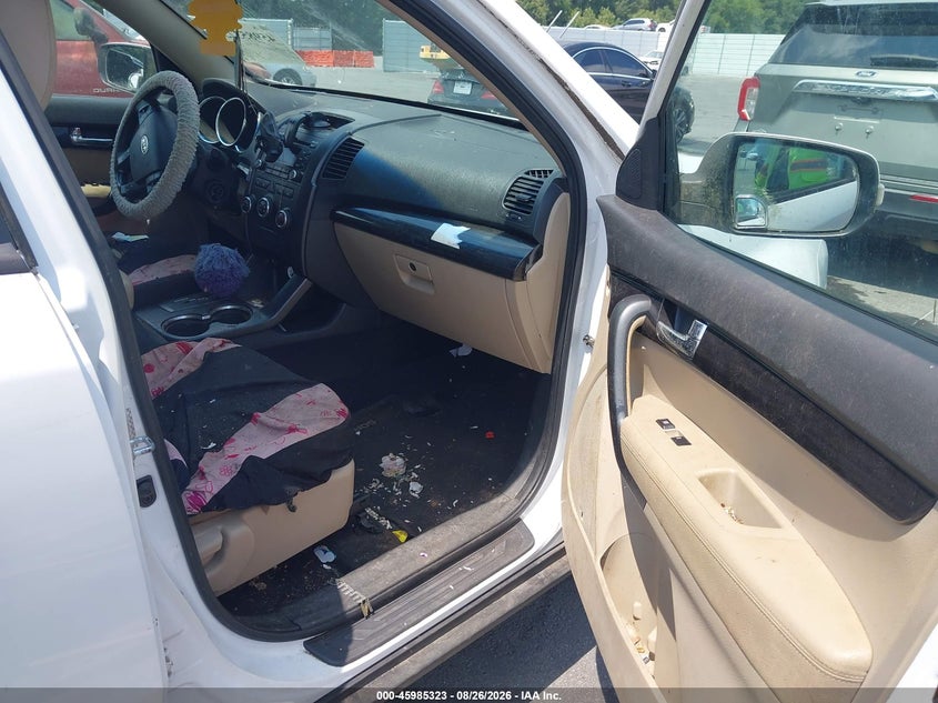 2011 KIA SORENTO auction photo 5