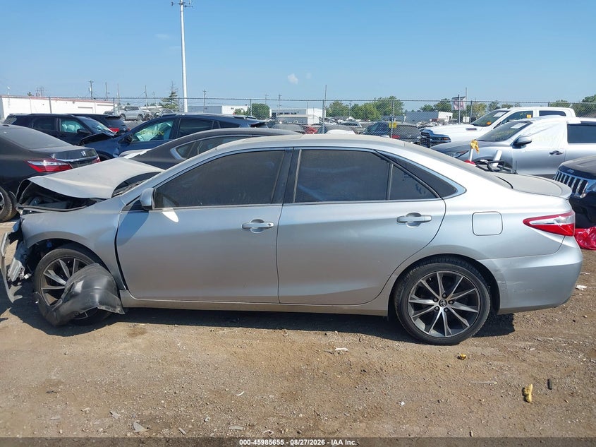 TOYOTA CAMRY - zdjęcie 15