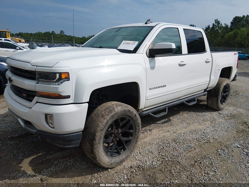 2018 Chevrolet Silverado, Flood, IAAI, VIN 3GCUKRECXJG586822 — photo 2