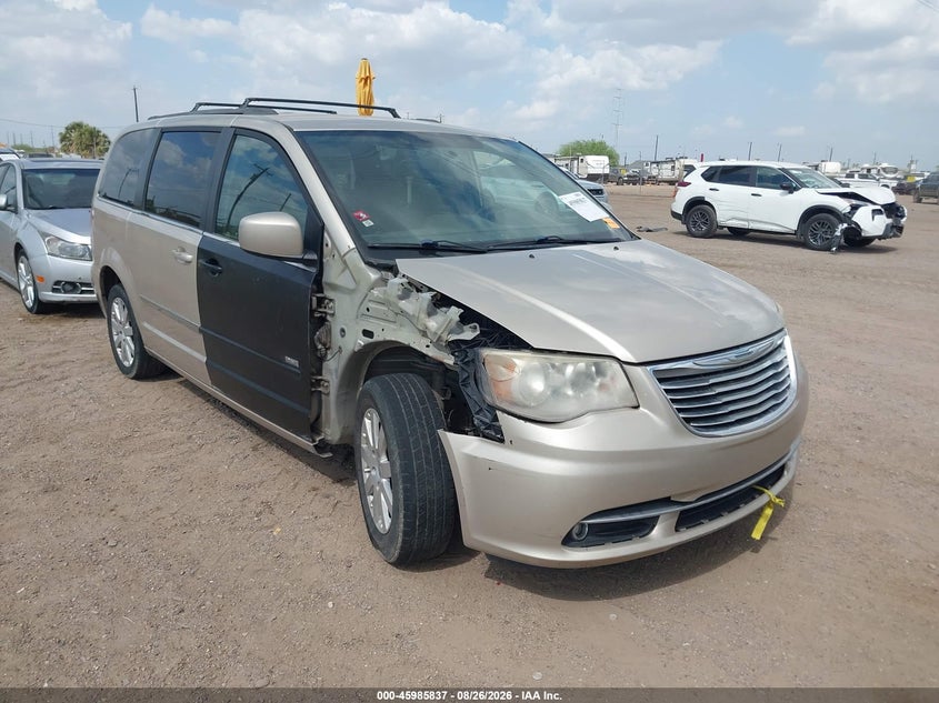 2013 CHRYSLER TOWN & COUNTRY auction photo 1