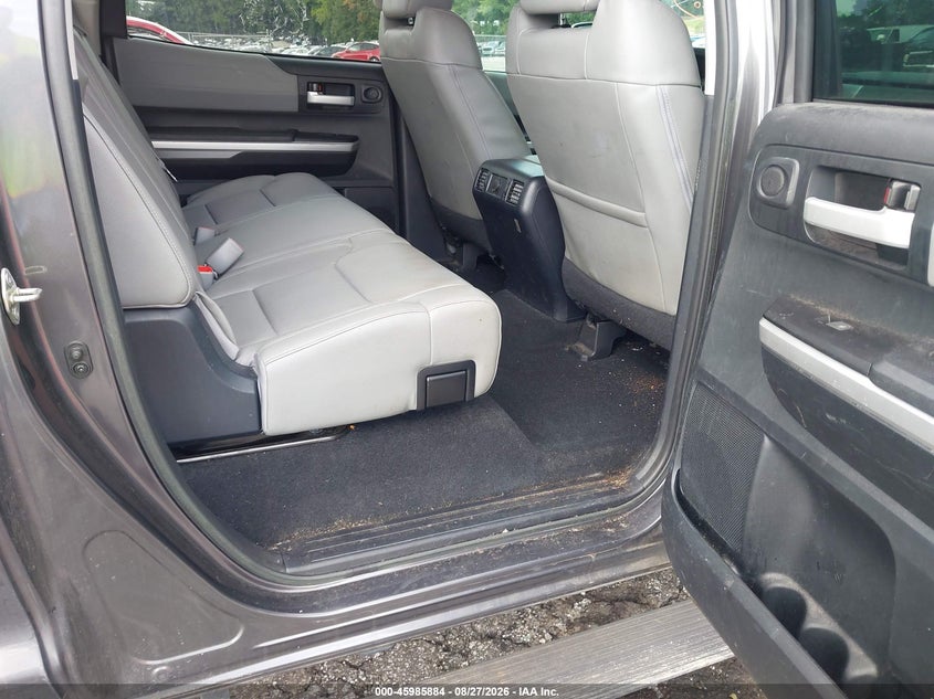 TOYOTA TUNDRA - zdjęcie 8