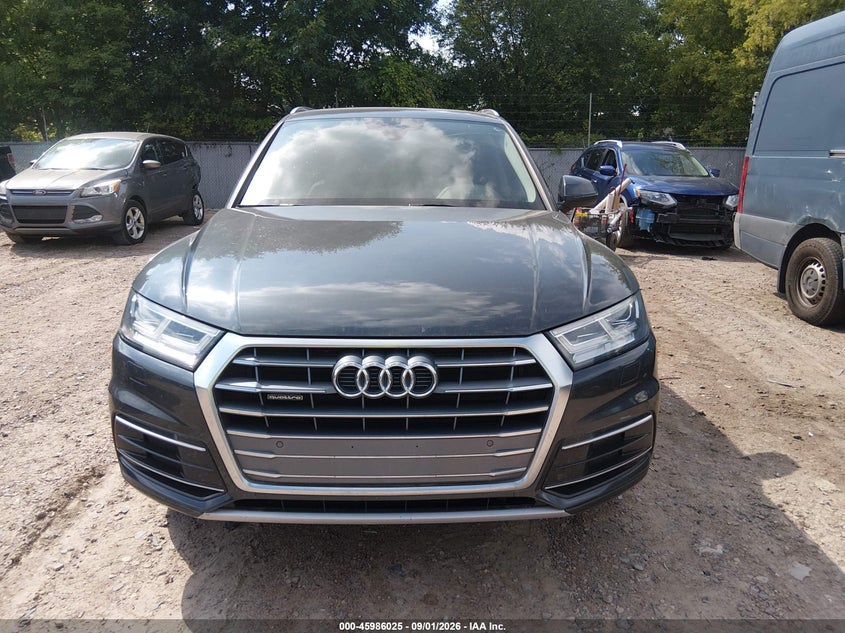 Фото 13 - AUDI Q5