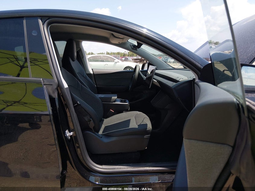 TESLA MODEL Y - zdjęcie 5