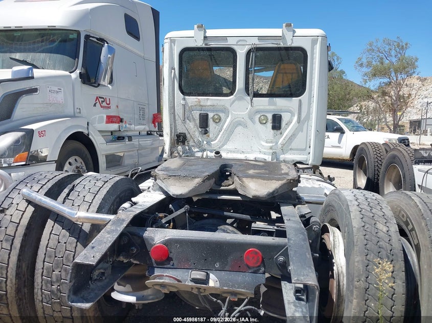 2015 FREIGHTLINER CASCADIA 113 auction photo 8