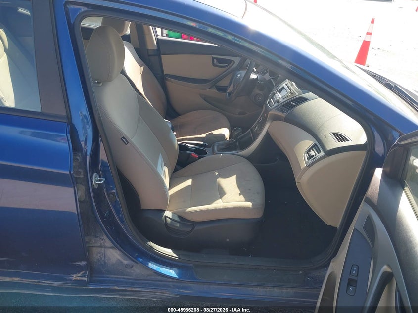 2015 HYUNDAI ELANTRA auction photo 5