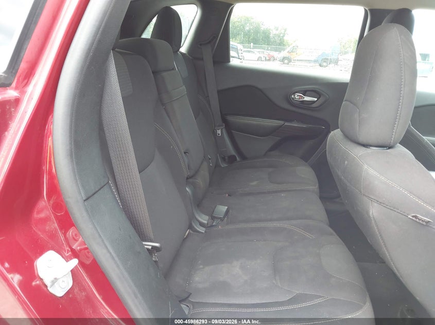 2016 JEEP CHEROKEE auction photo 8