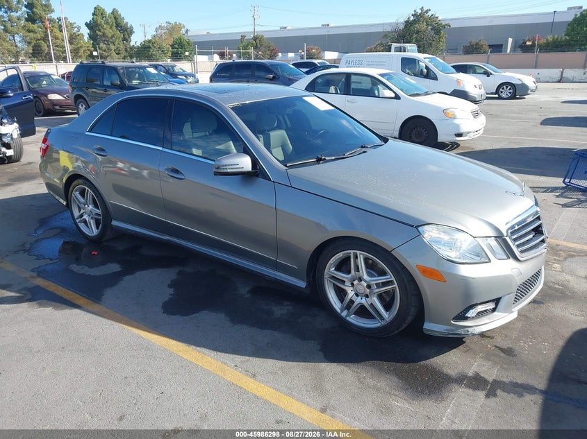 2011 MERCEDES-BENZ E 350 — zdjęcie z aukcji