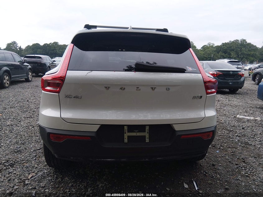 2025 VOLVO XC40 B5 PLUS DARK THEME · Фото 17