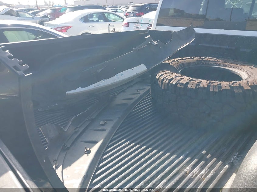 2017 RAM 1500 auction photo 6