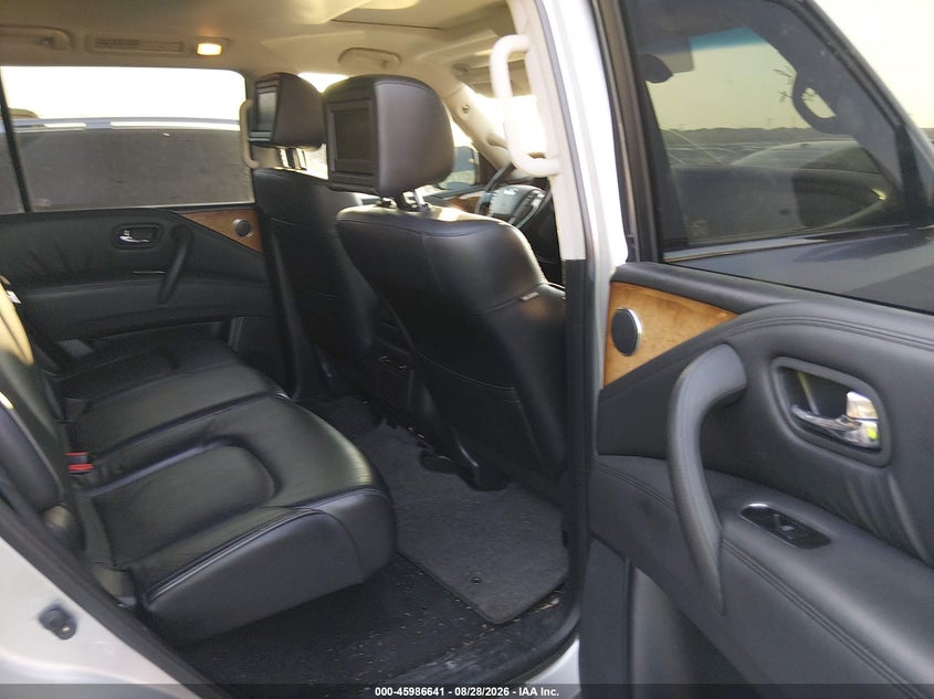 2011 INFINITI QX56 auction photo 8