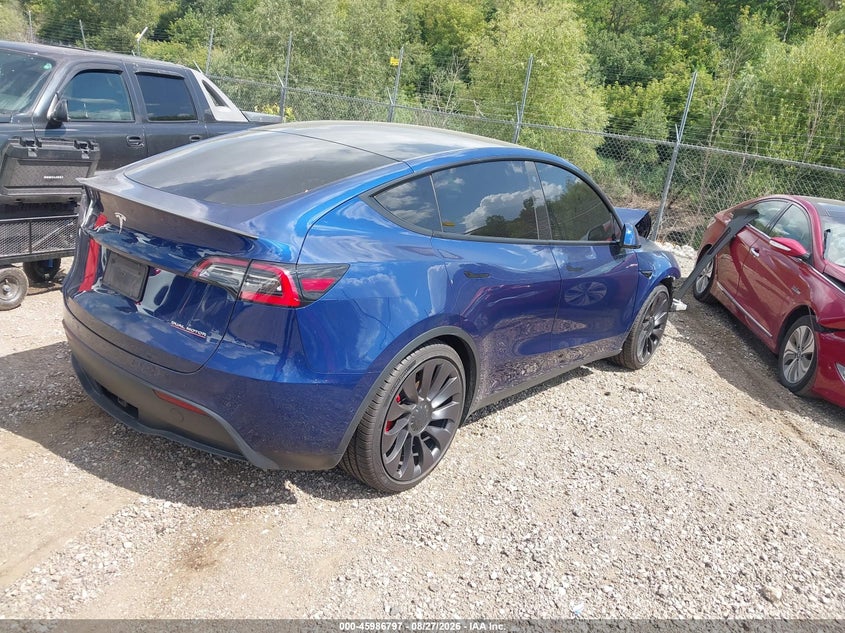 TESLA MODEL Y - zdjęcie 4
