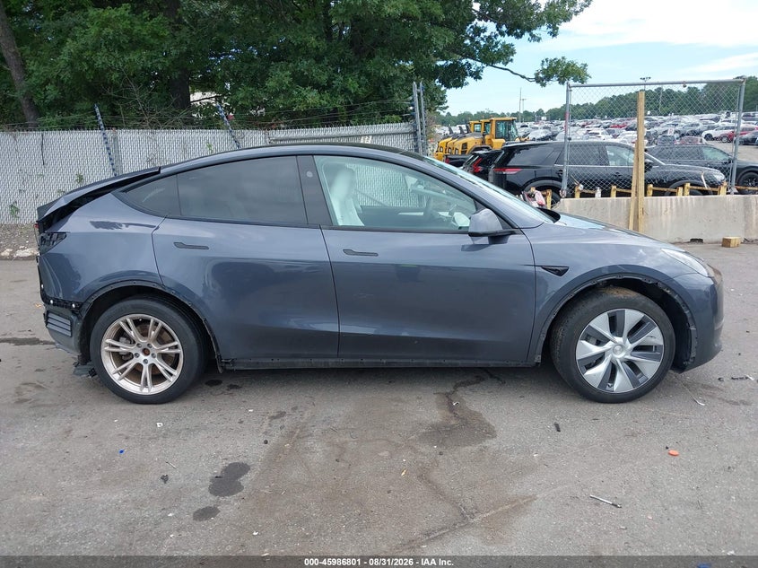 TESLA MODEL Y - zdjęcie 14