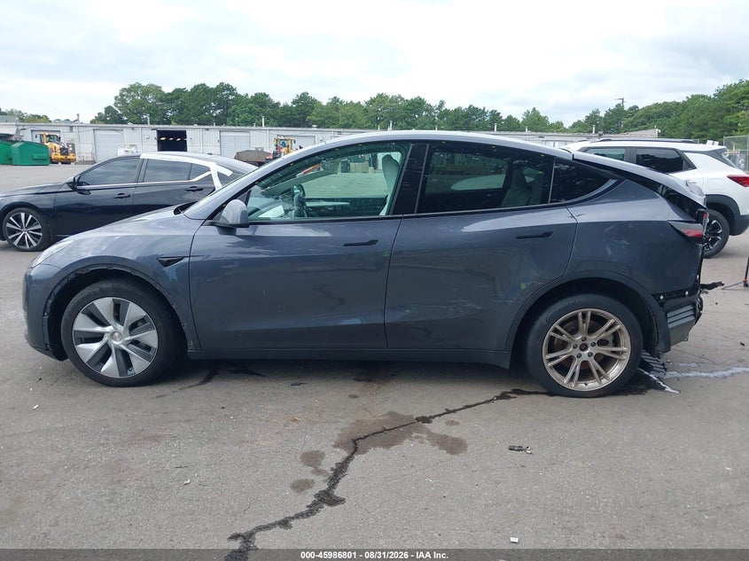 TESLA MODEL Y - zdjęcie 15