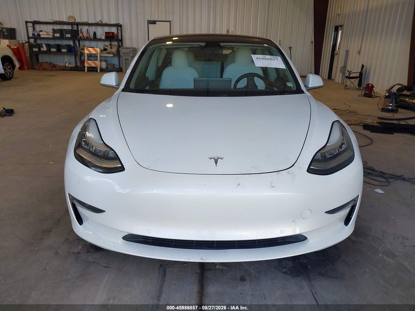 TESLA MODEL 3 - zdjęcie 11
