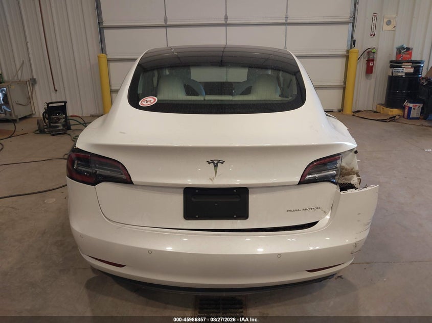 TESLA MODEL 3 - zdjęcie 15