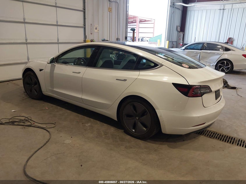 TESLA MODEL 3 - zdjęcie 3
