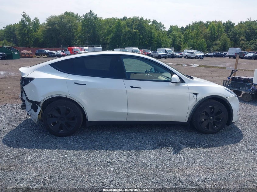 TESLA MODEL Y - zdjęcie 13
