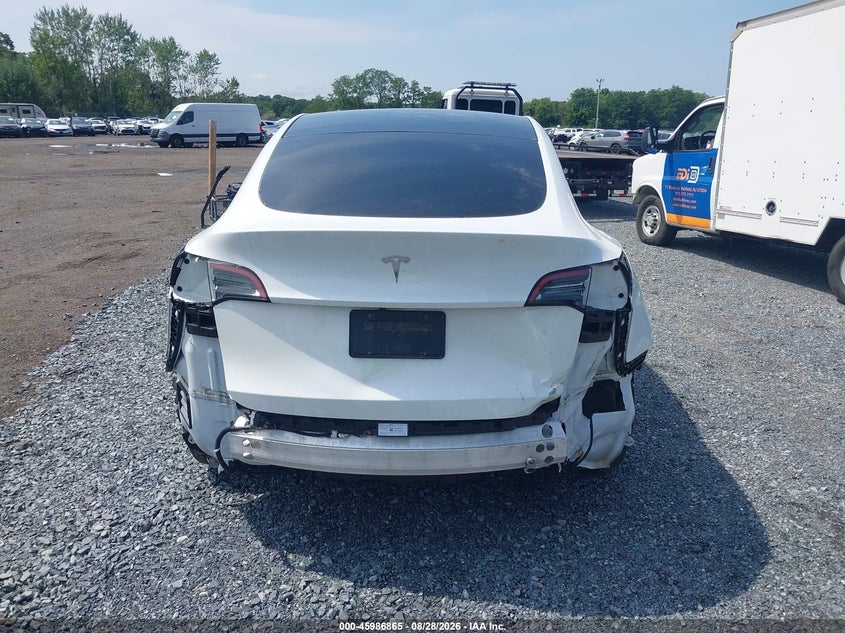 TESLA MODEL Y - zdjęcie 16