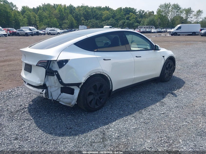 TESLA MODEL Y - zdjęcie 4