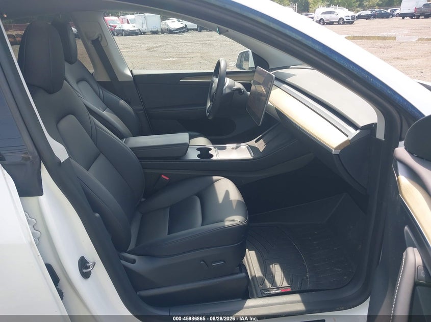 TESLA MODEL Y - zdjęcie 5