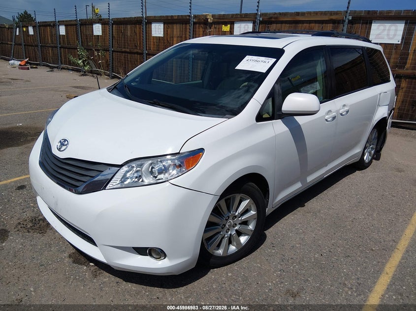 2011 Toyota Sienna, Левый зад, IAAI, VIN 5TDDK3DC6BS030136 — фото 2
