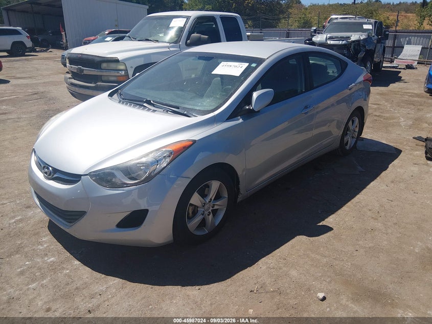 2013 HYUNDAI ELANTRA auction photo 2