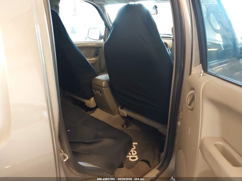 2005 JEEP LIBERTY auction photo 8
