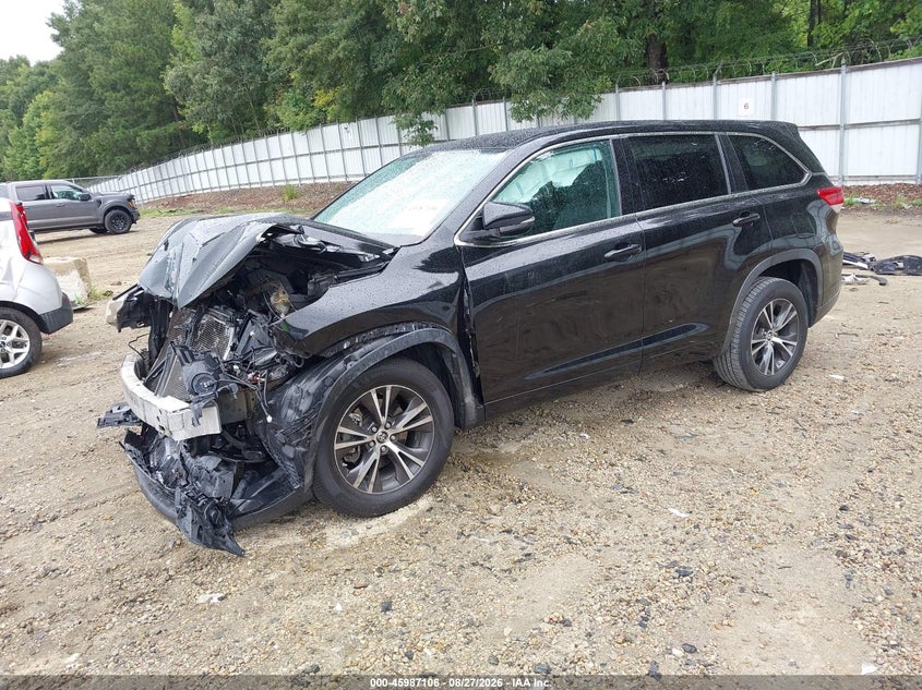 2017 Toyota Highlander, Front End, IAAI, VIN 5TDZARFH8HS029874 — photo 2