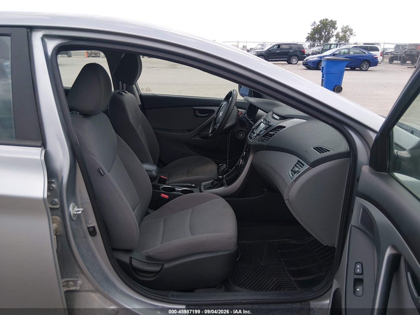 2015 HYUNDAI ELANTRA auction photo 5