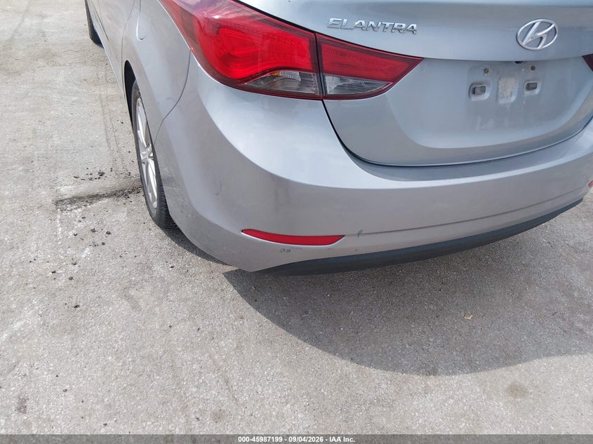 2015 HYUNDAI ELANTRA auction photo 6