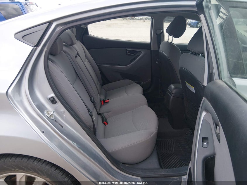 2015 HYUNDAI ELANTRA auction photo 8