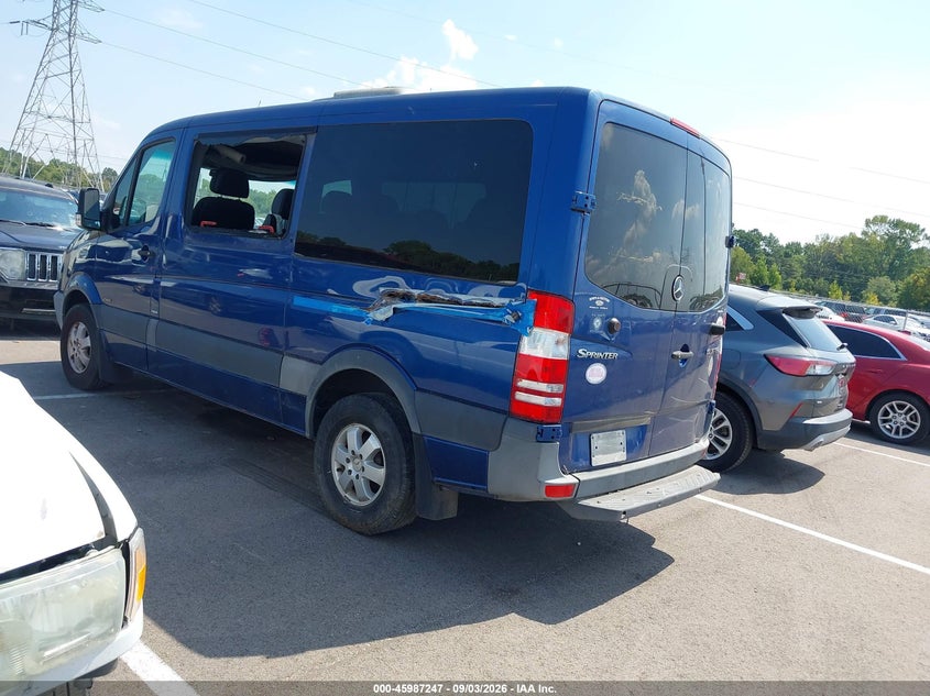 2011 MERCEDES-BENZ SPRINTER 2500 auction photo 3