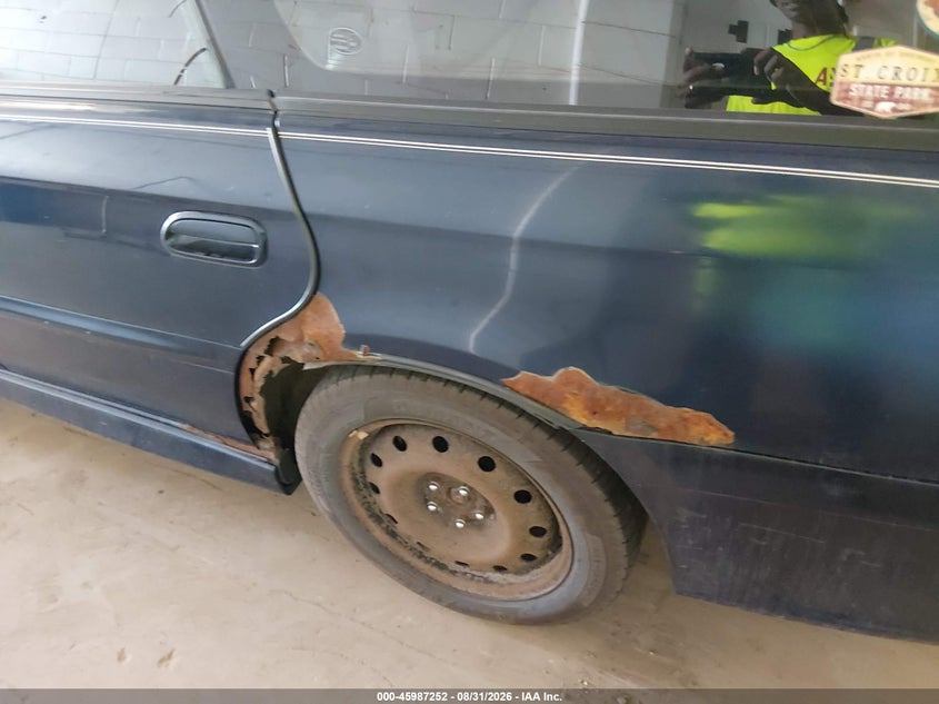 2004 SUBARU LEGACY auction photo 6