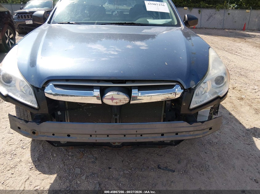 2013 SUBARU OUTBACK auction photo 6