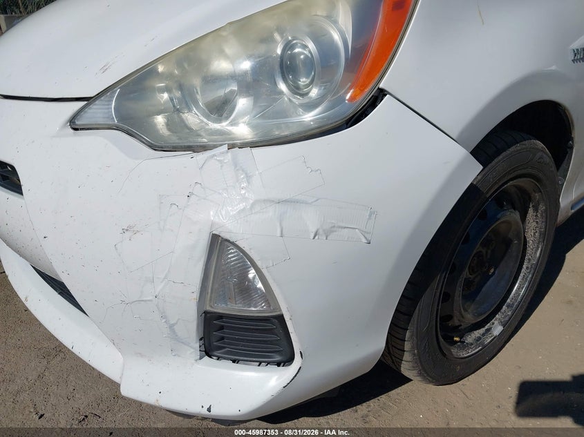 2014 TOYOTA PRIUS C auction photo 6
