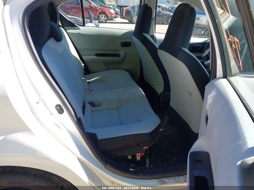 2014 TOYOTA PRIUS C auction photo 8