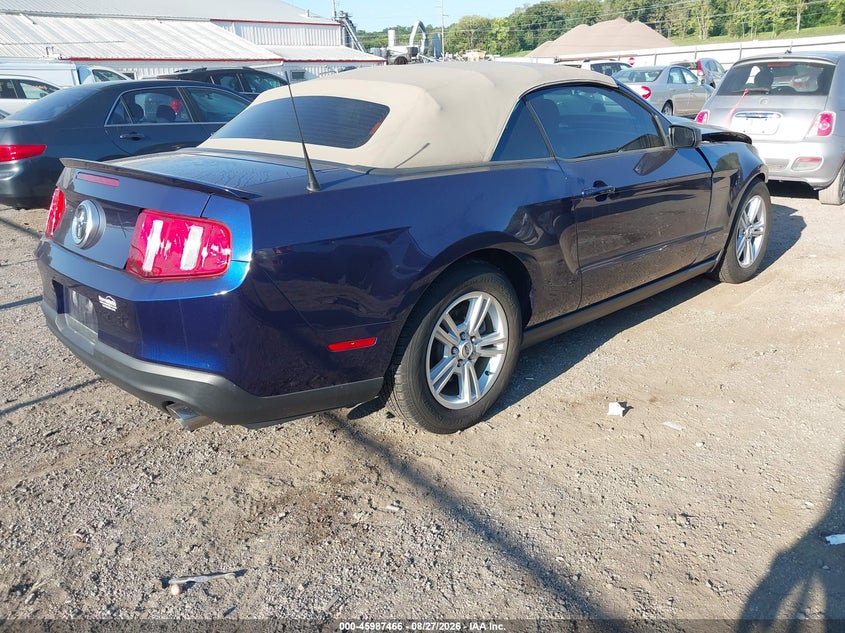 2012 FORD MUSTANG V6 · Фото 4