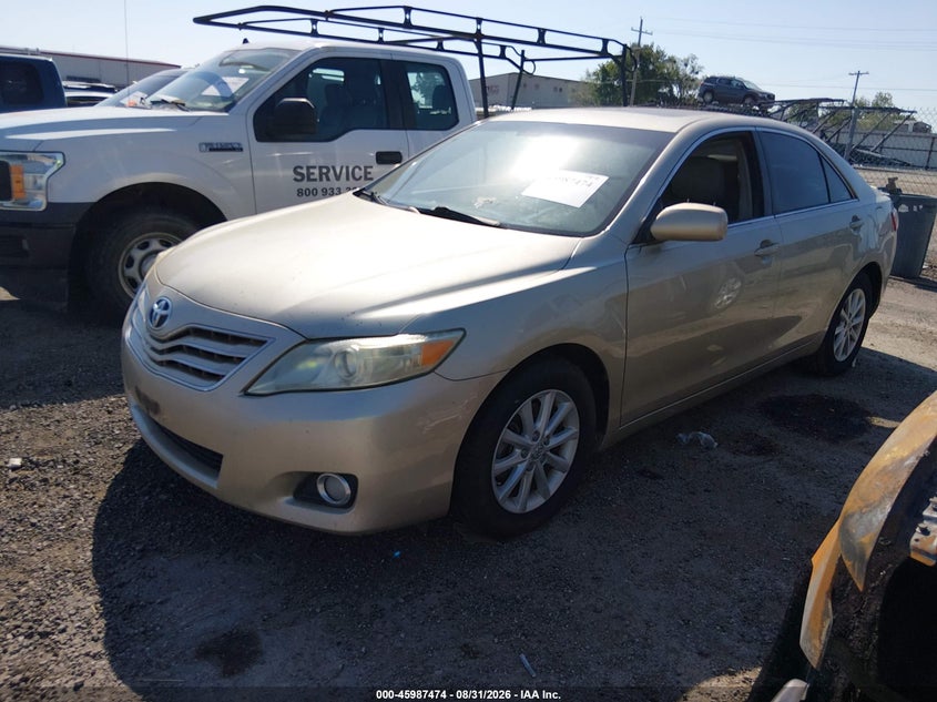 2011 Toyota Camry, Normal Wear & Tear, IAAI, VIN 4T4BF3EK6BR118960 — photo 2