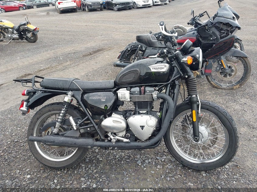 TRIUMPH BONNEVILLE 2017
